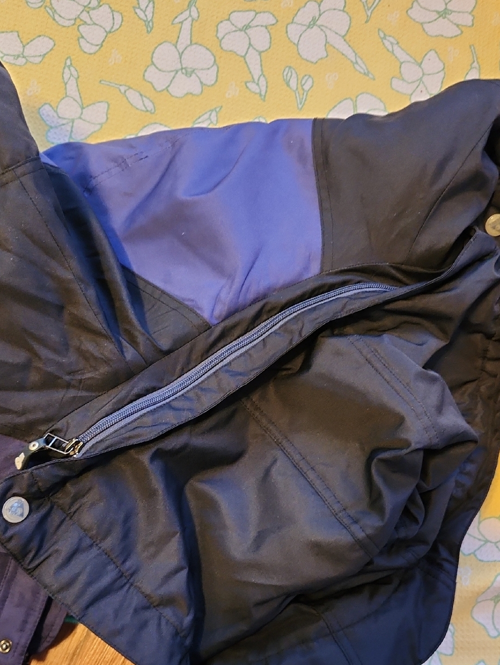 Gerry Weber Boys Hooded Colorblock Puffer Jacket in Blue and Black - Picture 7 of 7